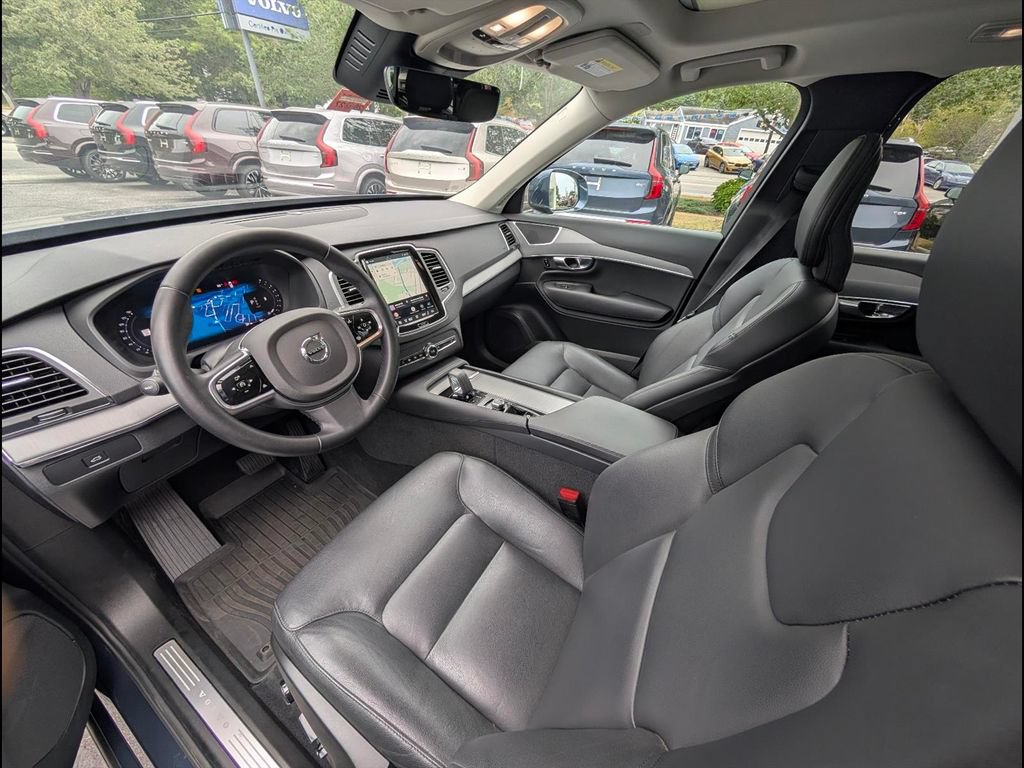 Certified 2025 Volvo XC90 B5 Core w/ Protection Package Premier AWD/4WD image 10