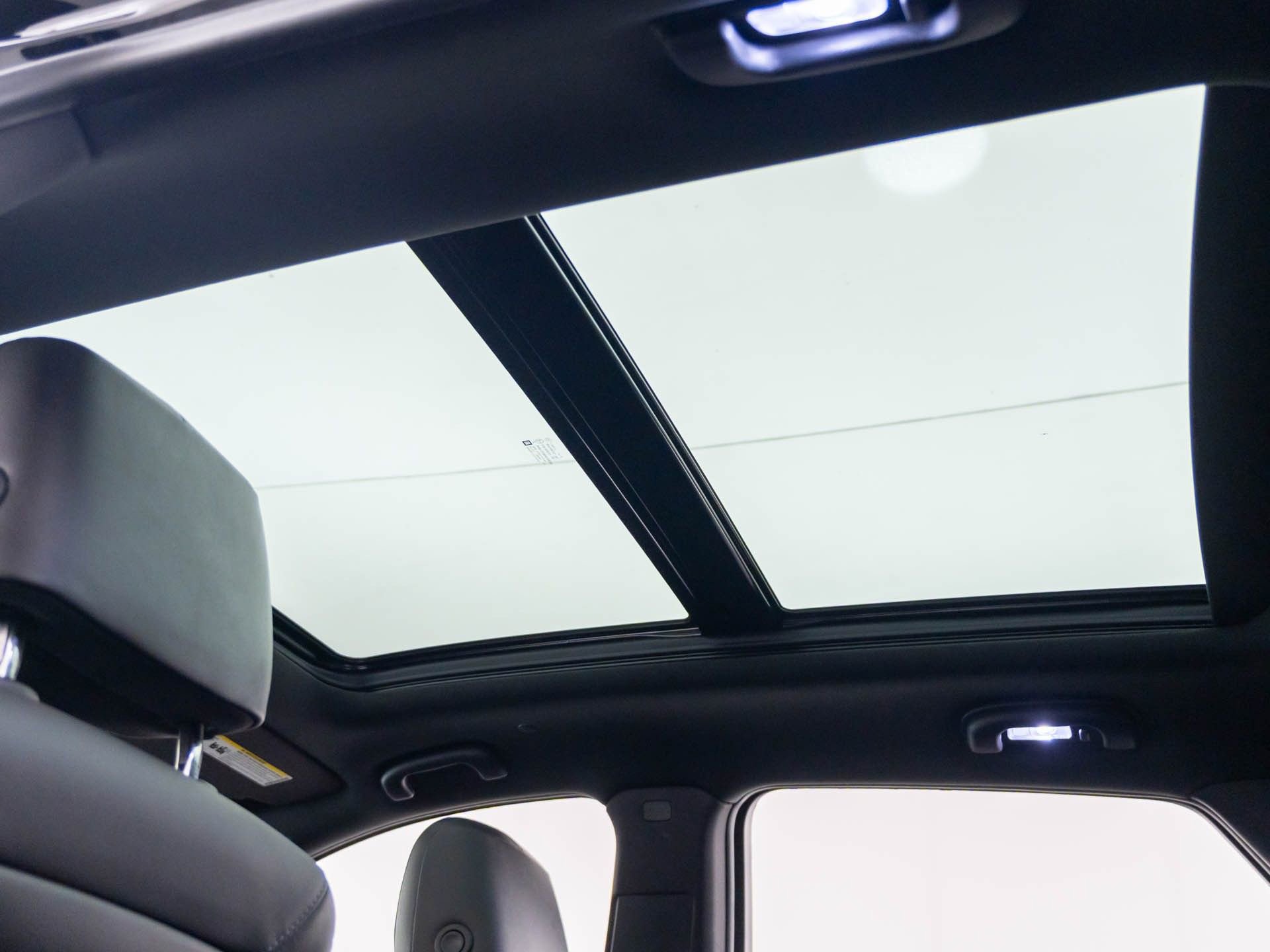 Used 2022 Cadillac XT5 Sportv w/ LPO, Floor Liner Package AWD/4WD image 24