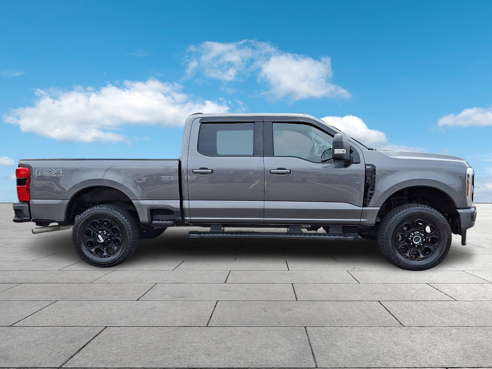Used 2025 Ford F250 XLT w/ Black Appearance Package AWD/4WD image 7