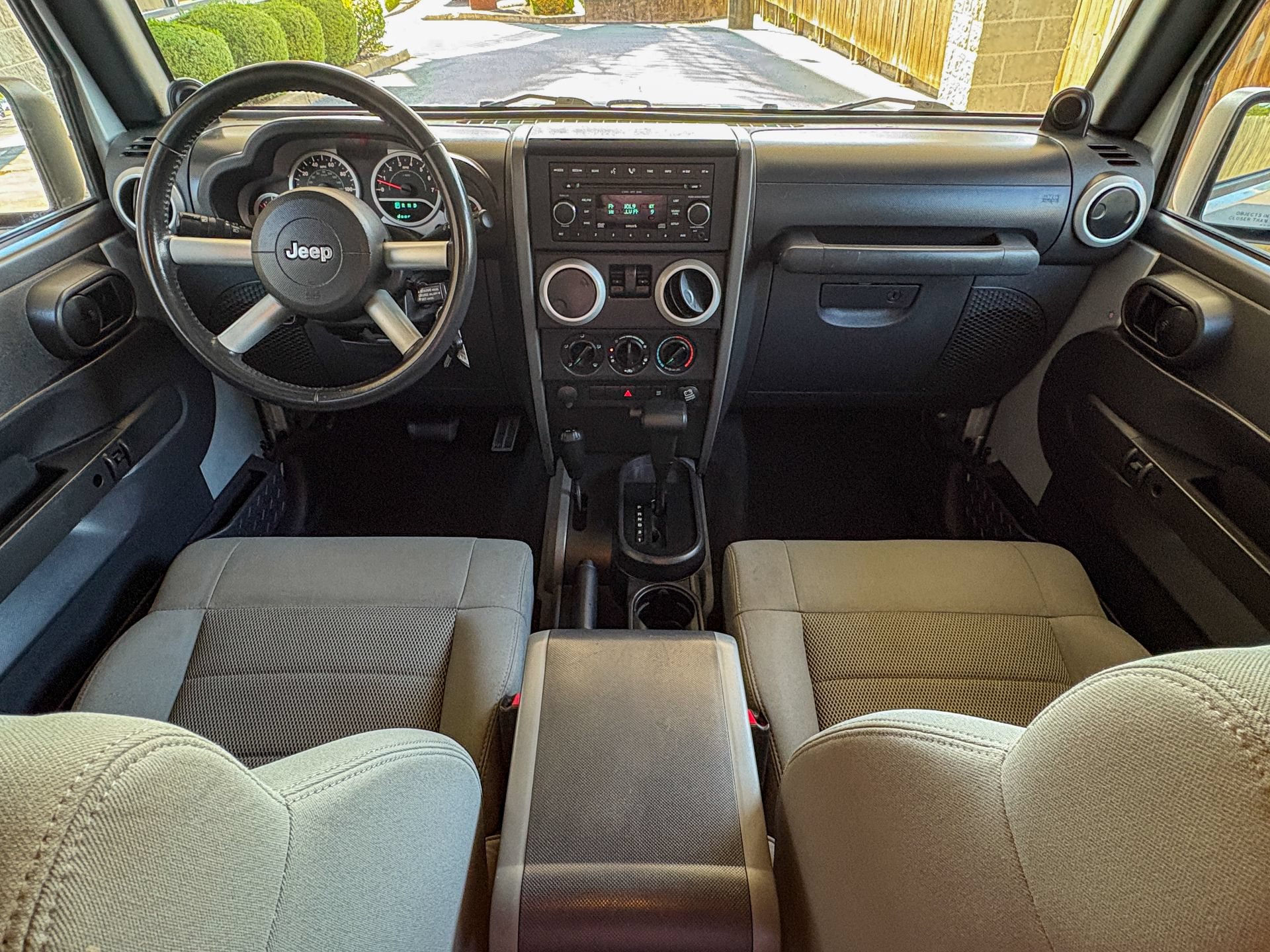 Used 2008 Jeep Wrangler Sahara w/ PWR Convenience Group AWD/4WD image 2