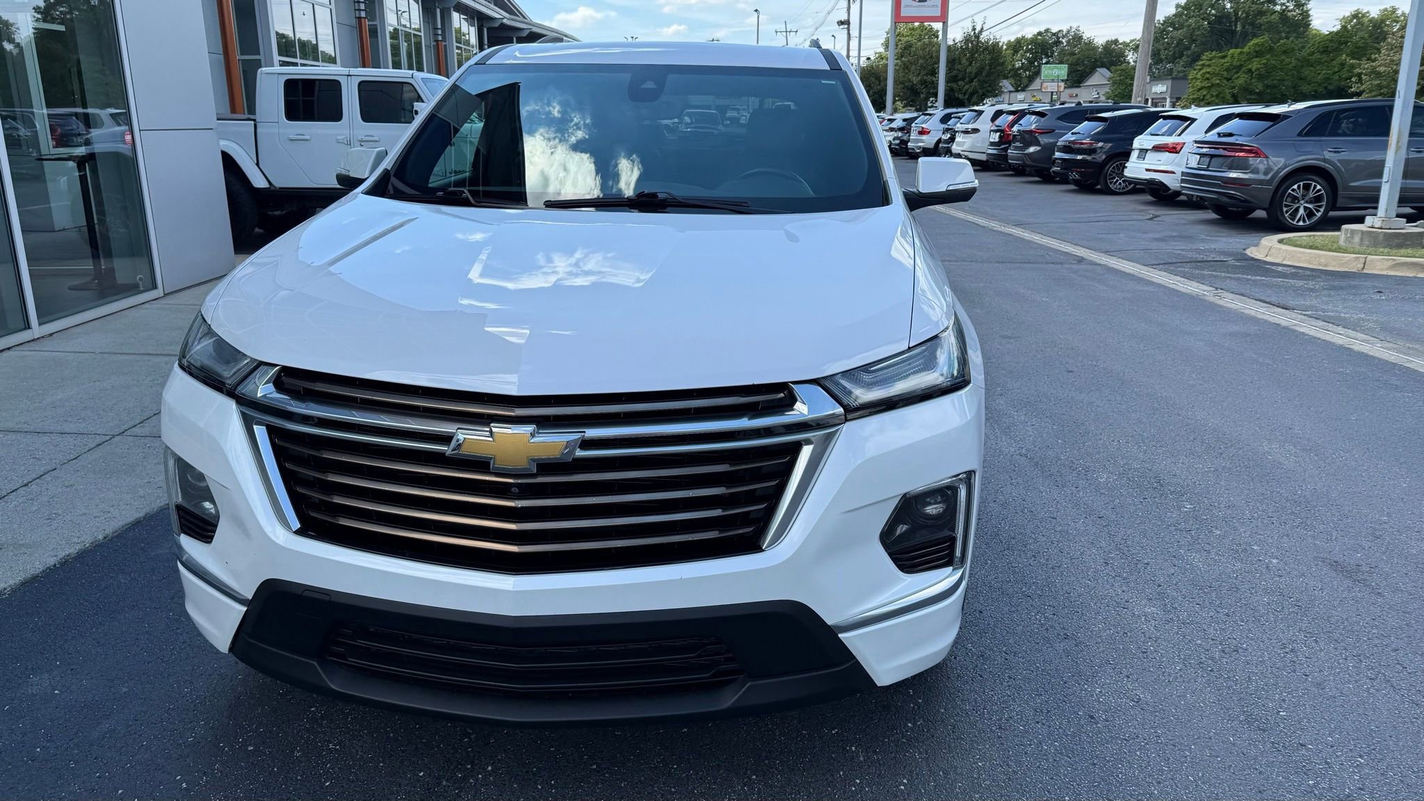Used 2022 Chevrolet Traverse High Country image 3