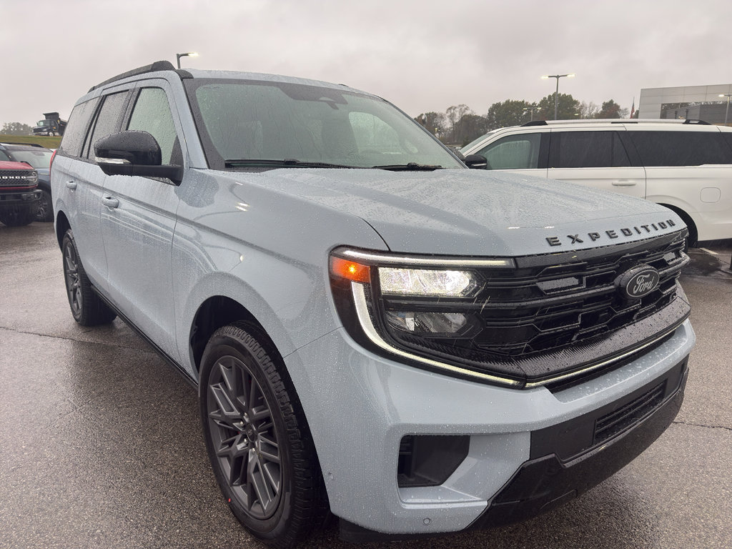 New 2025 Ford Expedition Platinum w/ Stealth Performance Package image 3