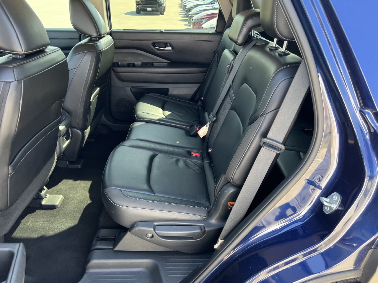 Used 2023 Nissan Pathfinder SL AWD/4WD image 20