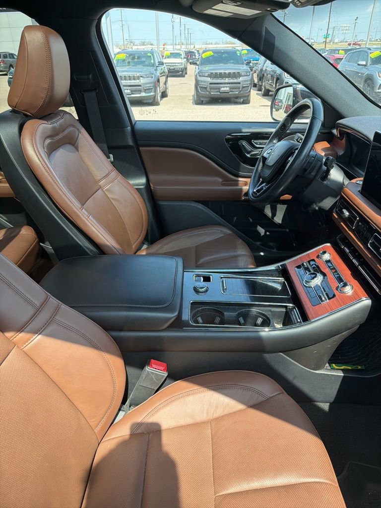 Used 2023 Lincoln Aviator Grand Touring w/ Equipment Group 301A image 12