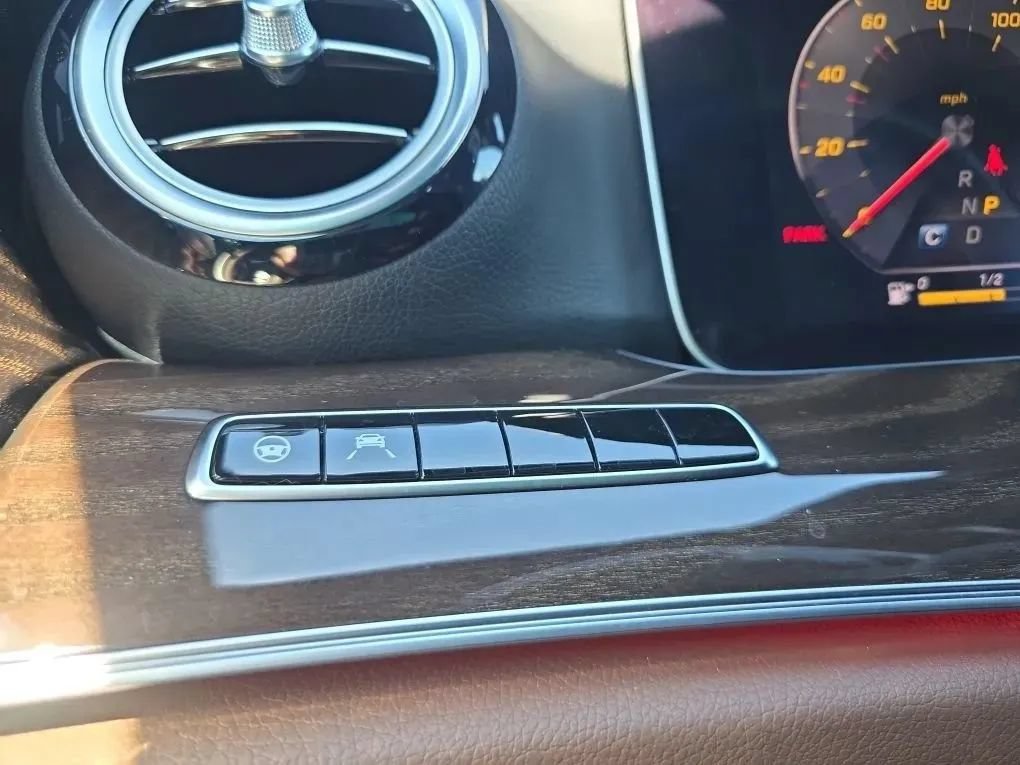 Used 2019 Mercedes-Benz E 450 4MATIC Sedan image 25