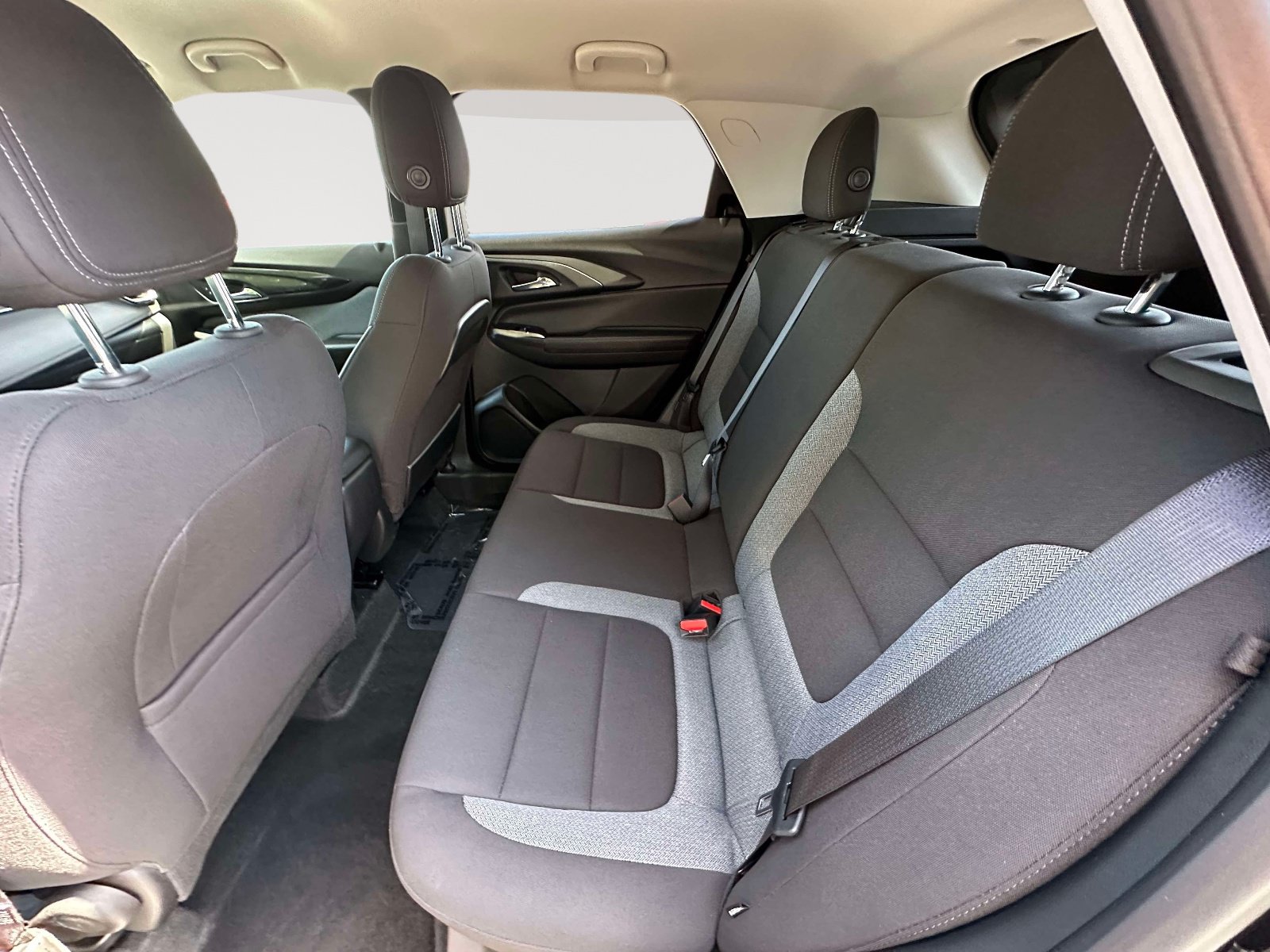 Used 2024 Chevrolet TrailBlazer LT w/ LT Cold Weather Package FWD image 30