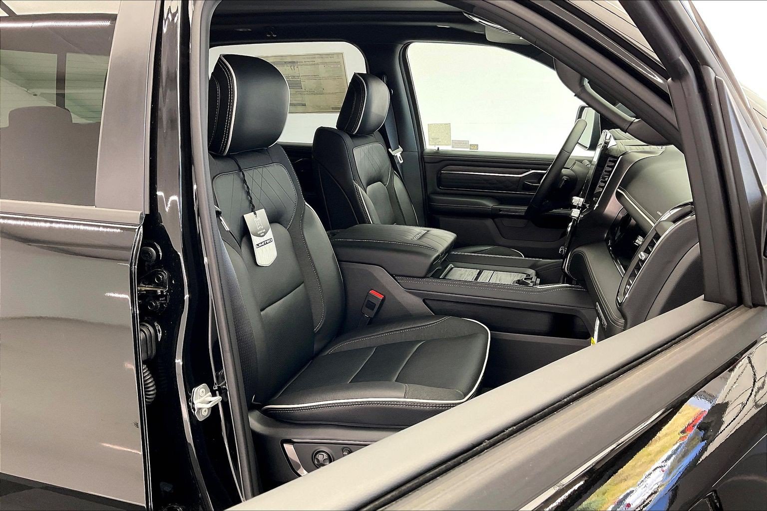 New 2026 RAM 1500 Limited AWD/4WD image 9