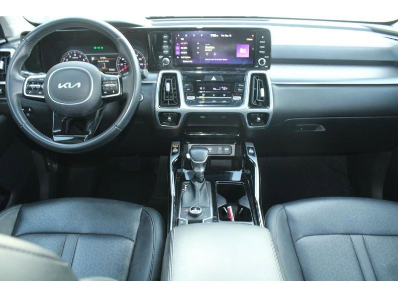 Used 2022 Kia Sorento SX AWD/4WD image 12