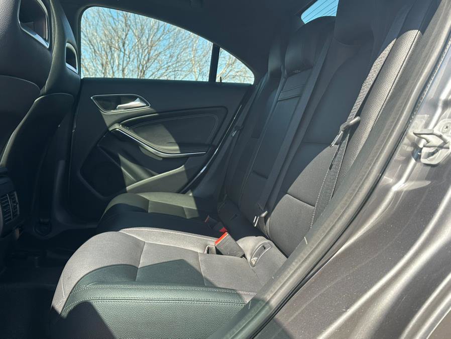 Used 2015 Mercedes-Benz CLA 250 4MATIC image 31