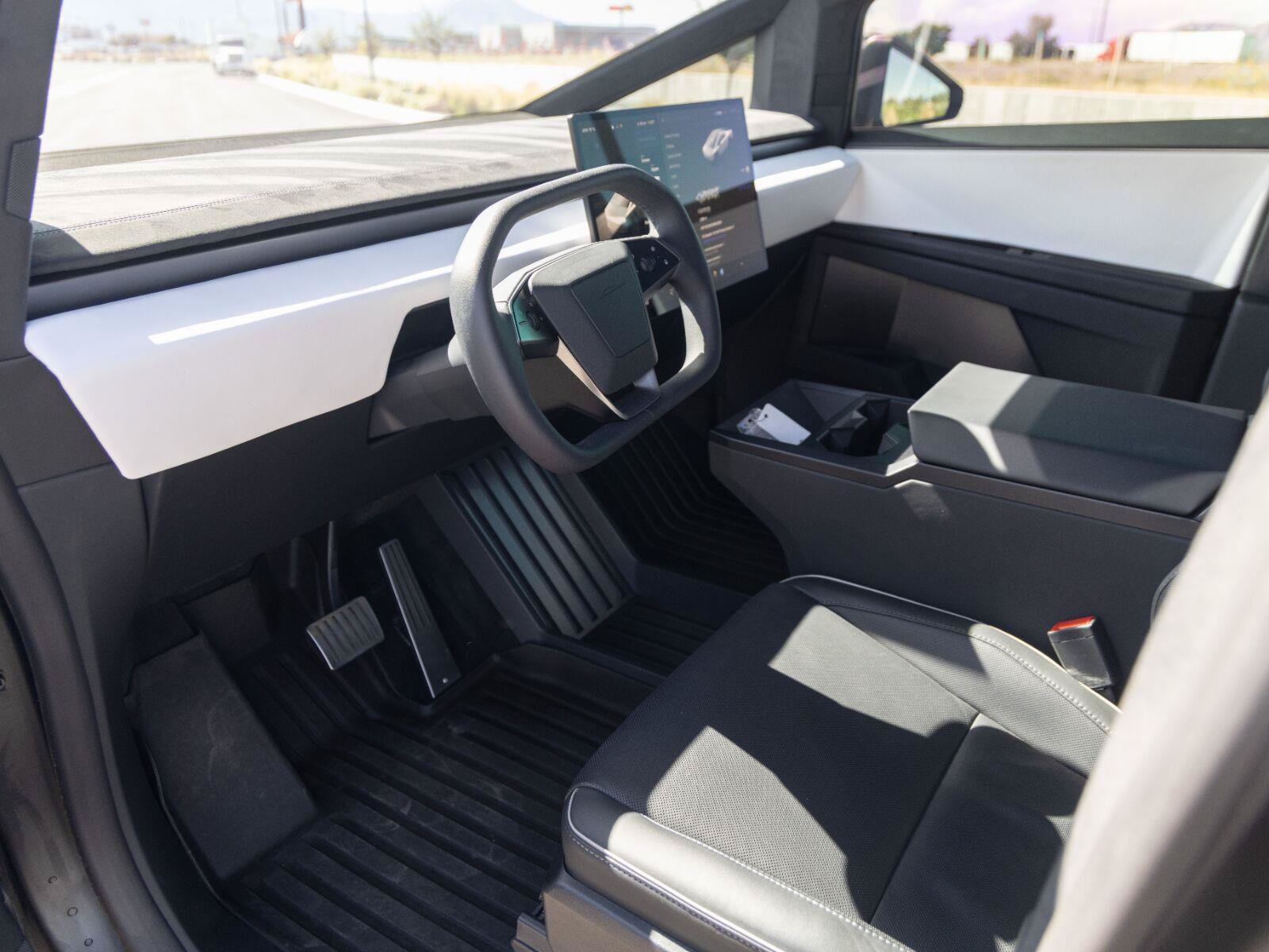 Used 2024 Tesla Cybertruck Cyberbeast AWD/4WD image 34