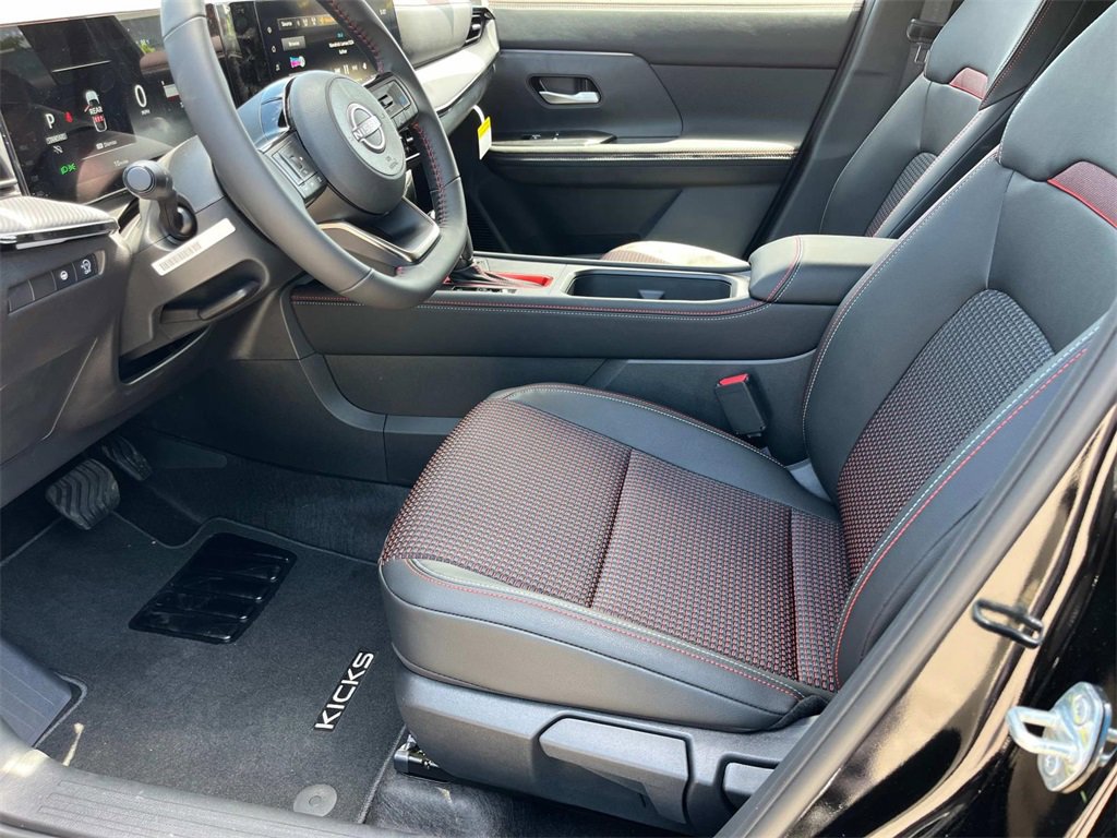 New 2025 Nissan Kicks SR image 19