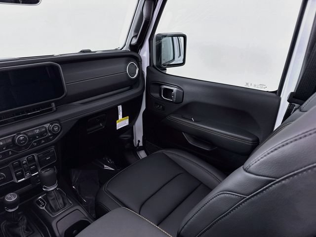 New 2026 Jeep Wrangler Unlimited Sahara AWD/4WD image 24
