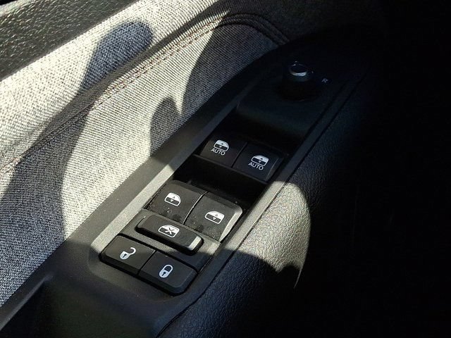 Certified 2024 Jeep Compass Latitude AWD/4WD image 29