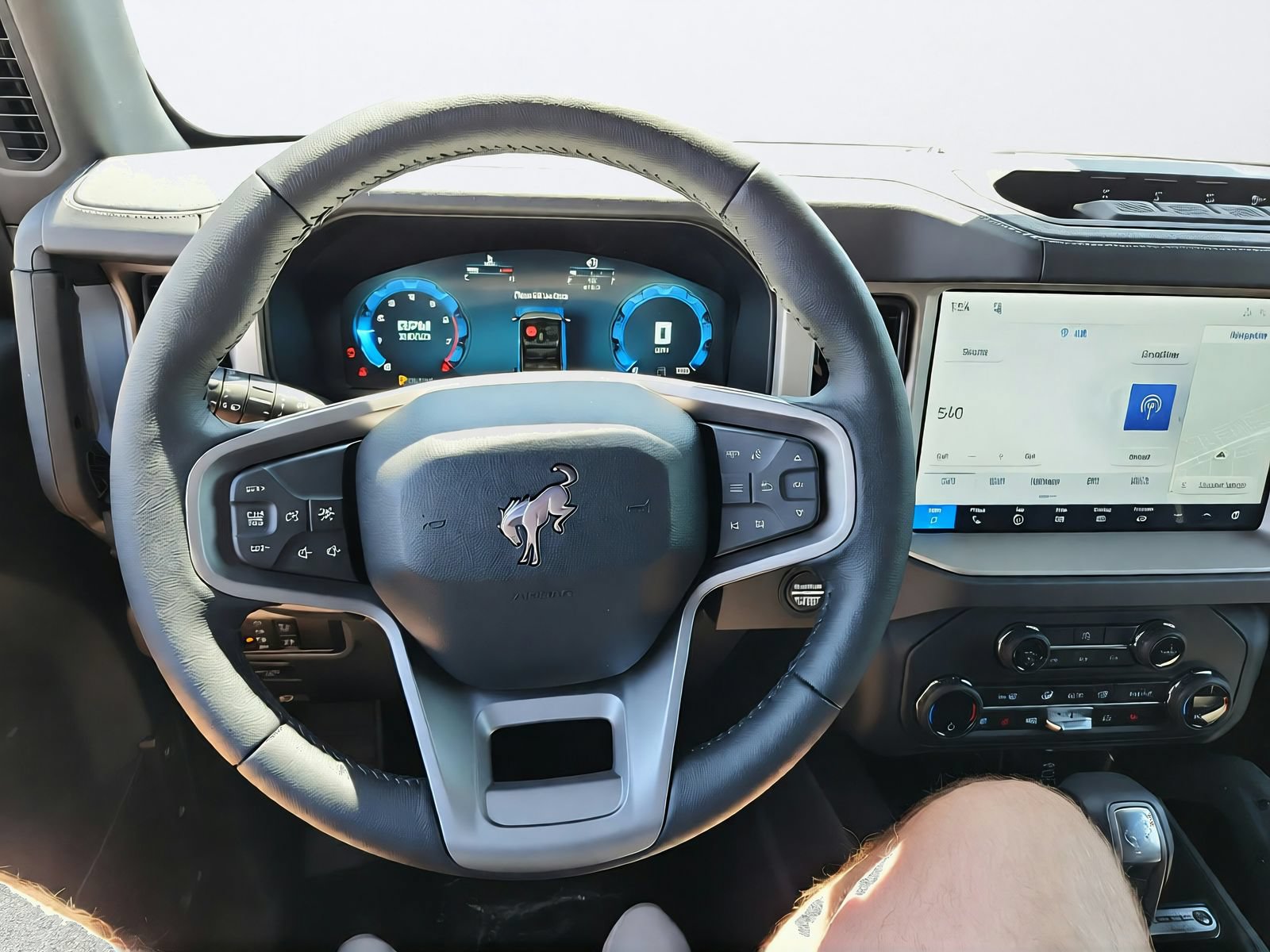 New 2026 Ford Bronco Outer Banks w/ Sasquatch Package AWD/4WD image 16