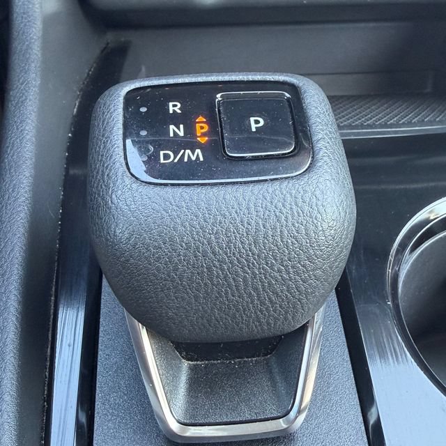 Used 2024 Nissan Rogue S FWD image 22
