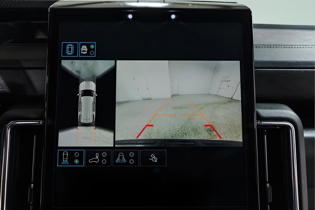 Used 2025 GMC Yukon Denali image 15