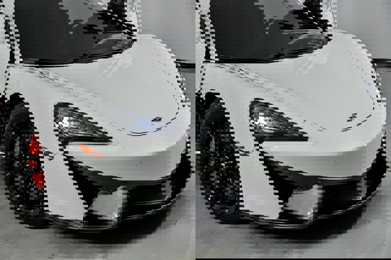 Used 2020 McLaren 570S Spider image 3