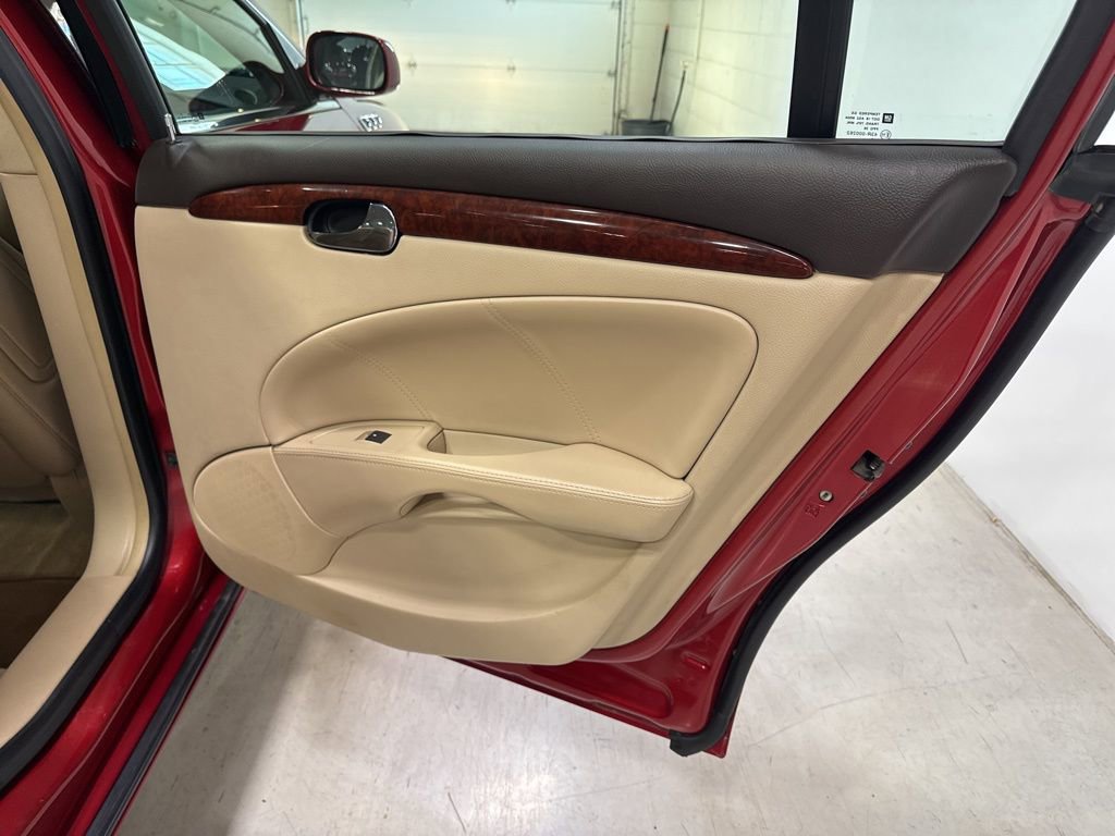 Used 2009 Buick Lucerne CXL FWD image 35
