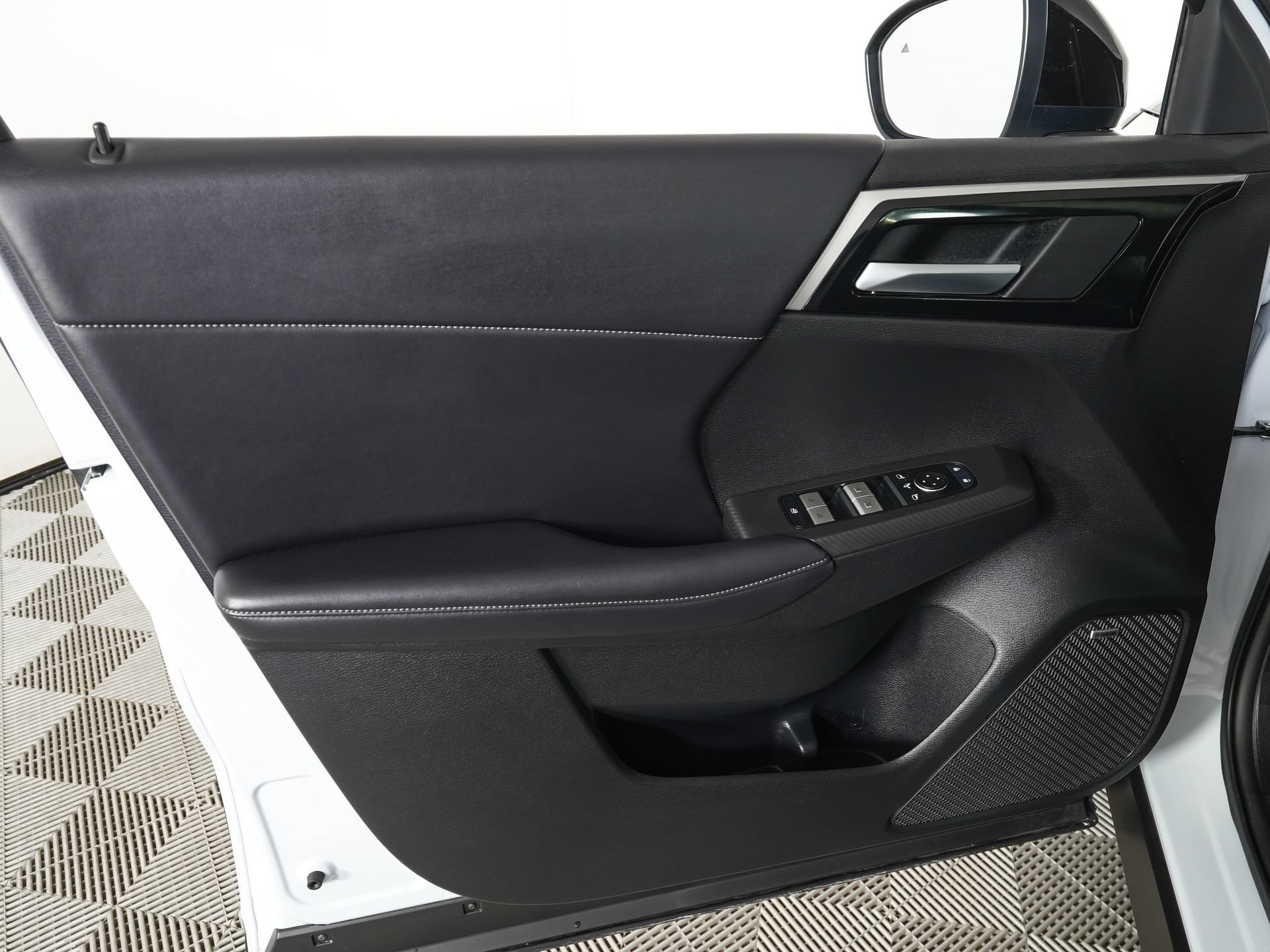New 2026 Mitsubishi Outlander AWD image 10