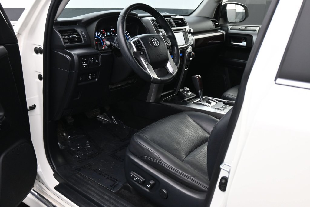 Used 2018 Toyota 4Runner Limited AWD/4WD image 2