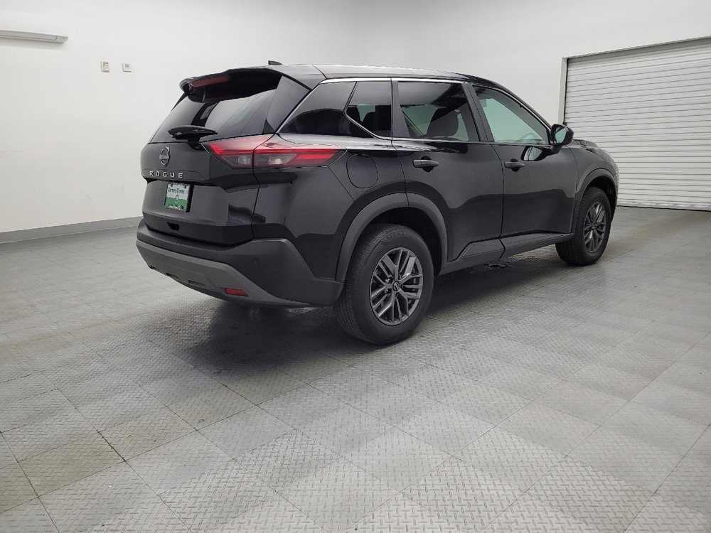 Used 2023 Nissan Rogue S image 9