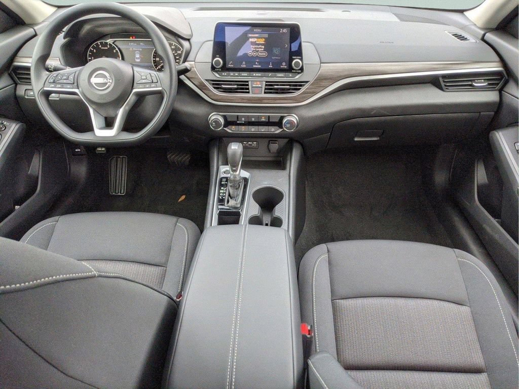 New 2025 Nissan Altima 2.5 SV FWD image 14