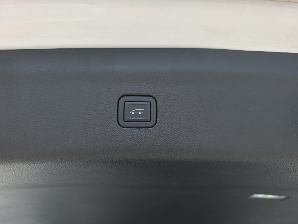 Used 2023 Buick Enclave Essence FWD image 34
