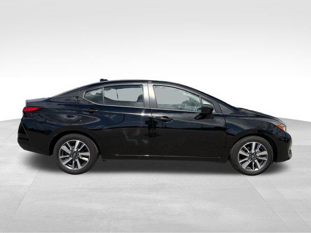 Used 2023 Nissan Versa SV FWD image 4