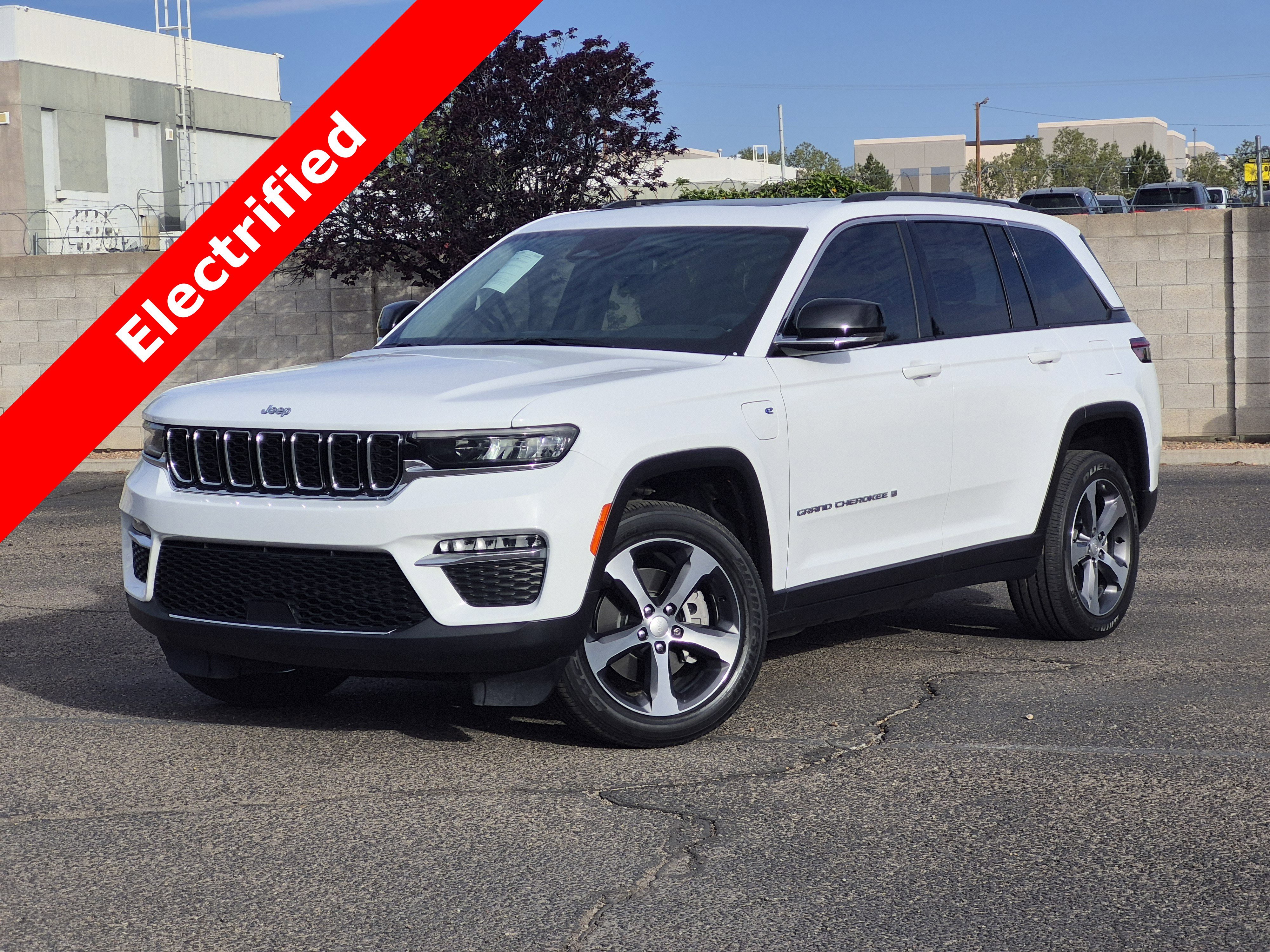 Used 2022 Jeep Grand Cherokee Limited 4xe AWD/4WD image 1