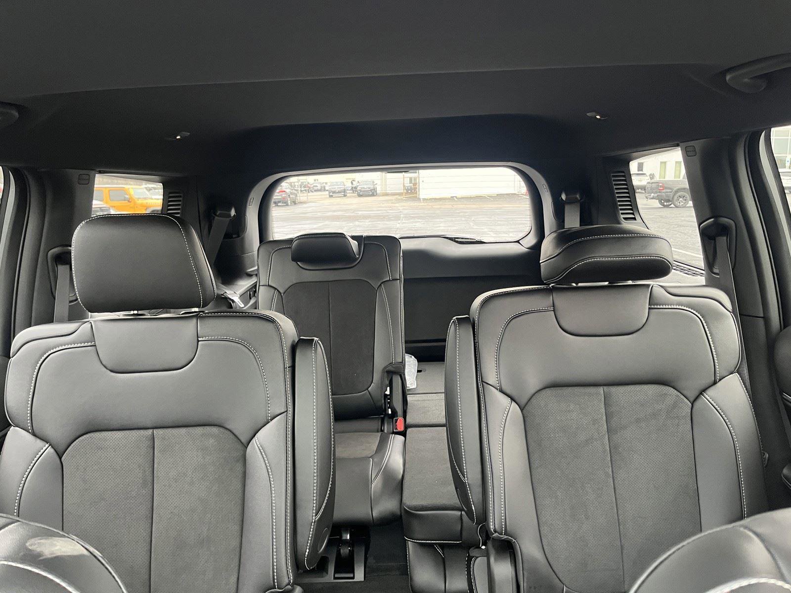 New 2025 Jeep Grand Cherokee L Altitude image 19