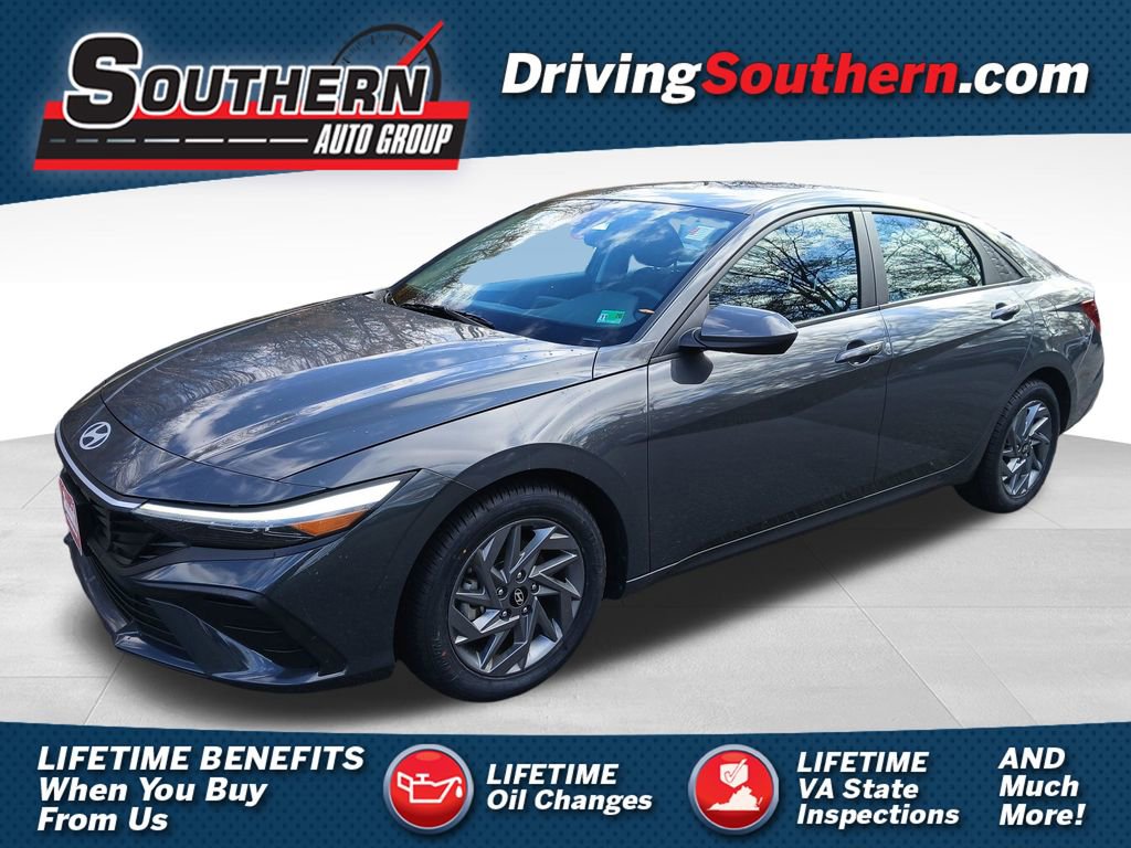 Used 2024 Hyundai Elantra SEL image 1