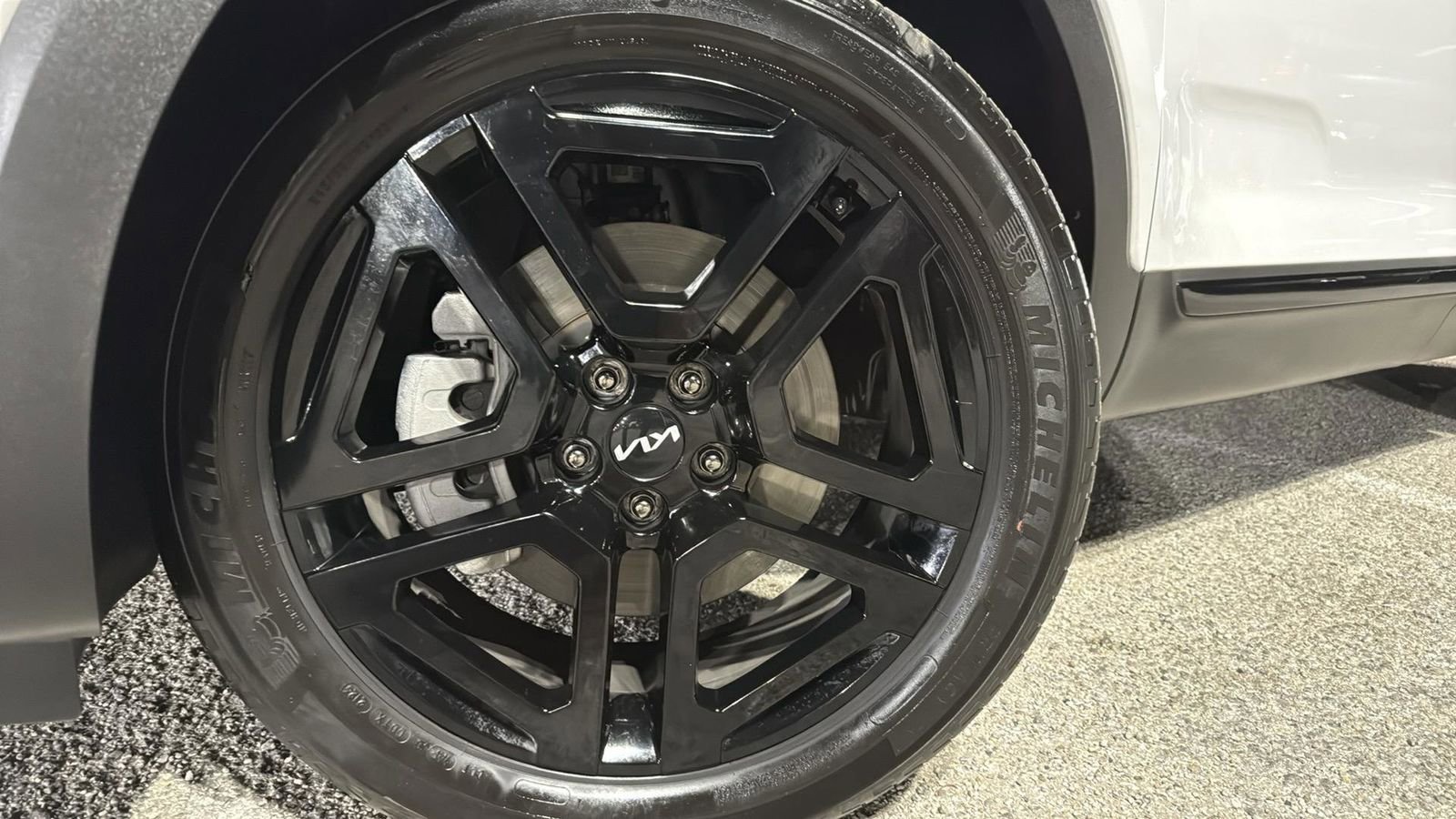 Used 2024 Kia Telluride EX X-Line image 9