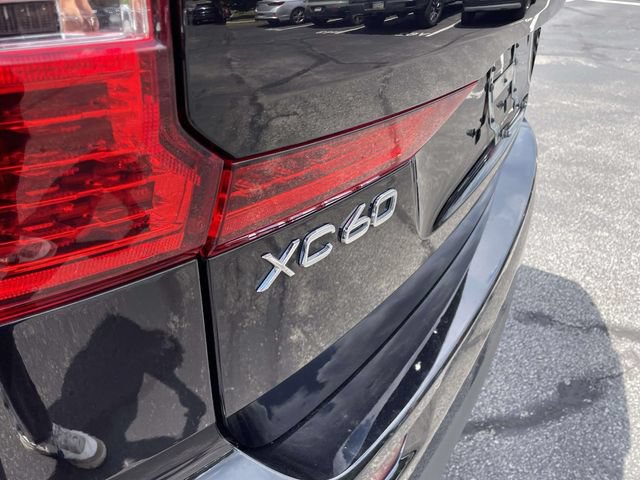 Used 2019 Volvo XC60 T6 Momentum w/ Multimedia Package AWD/4WD image 8