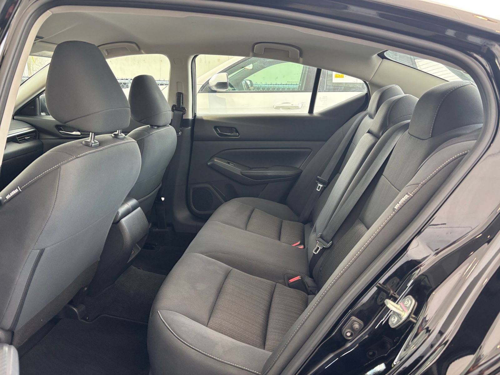 Used 2025 Nissan Altima 2.5 SV FWD image 25