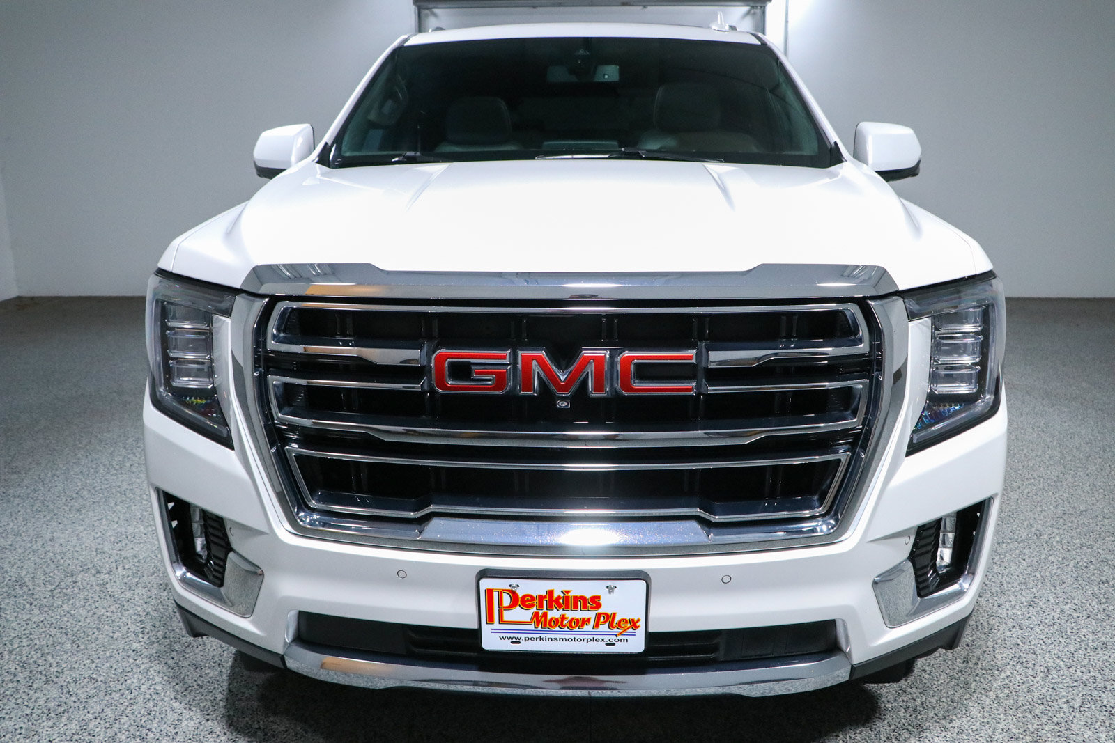 Used 2022 GMC Yukon SLT w/ SLT Premium Package RWD image 4