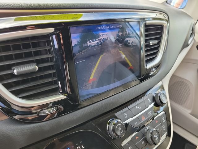 Used 2018 Chrysler Pacifica Touring-L image 20