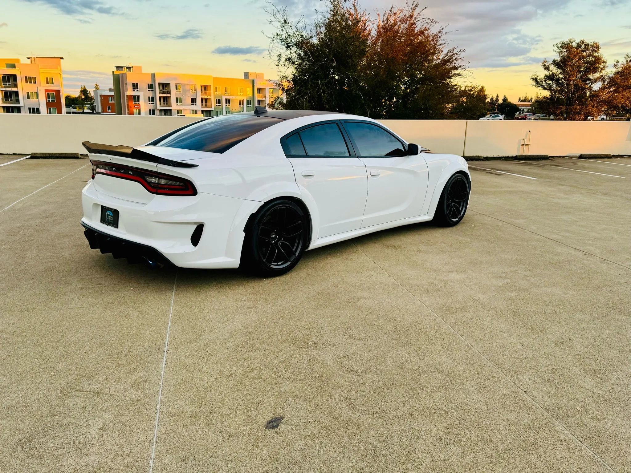 Used 2017 Dodge Charger R/T RWD image 17