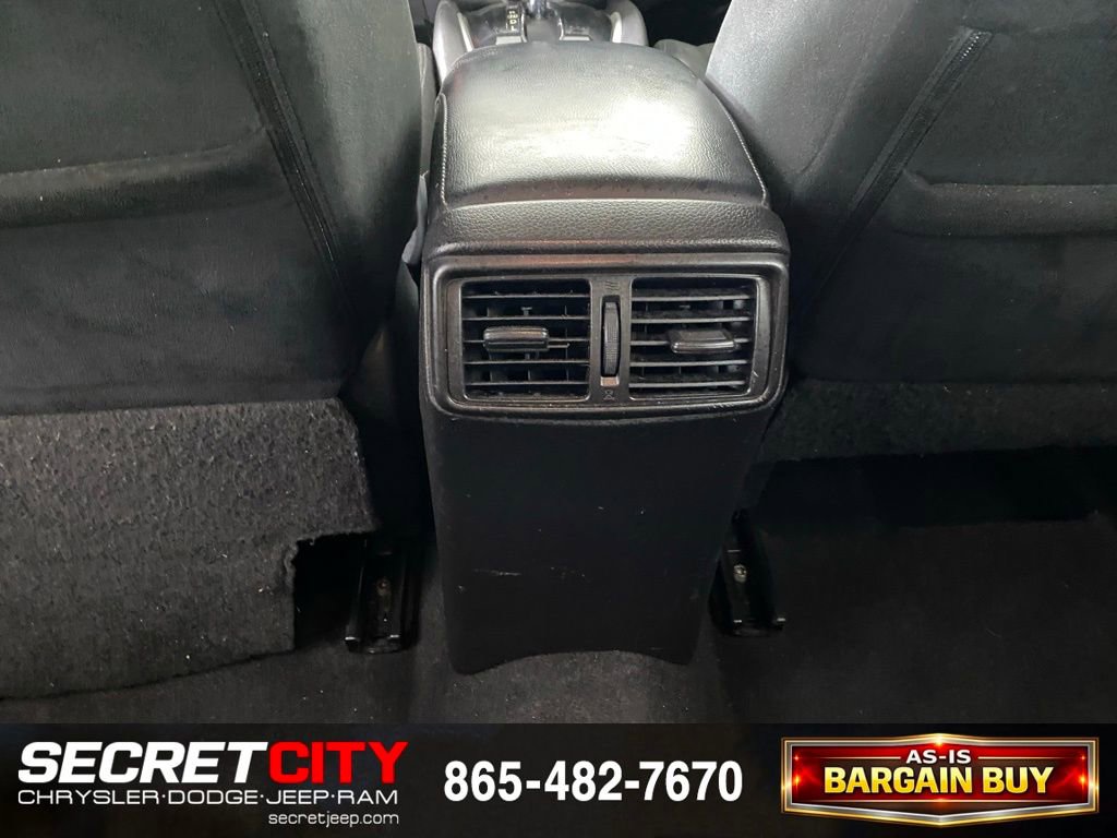 Used 2015 Nissan Rogue S image 26