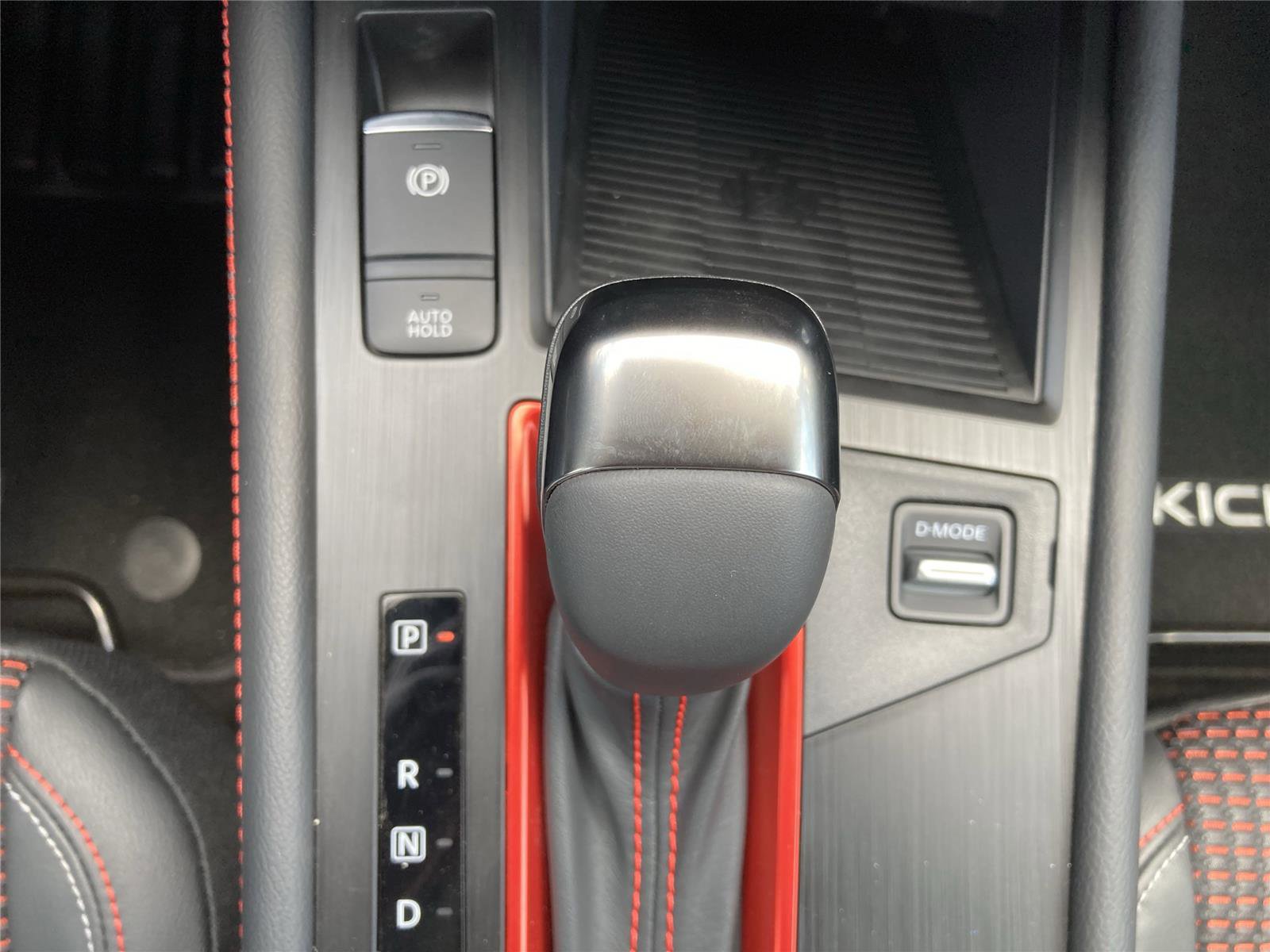 New 2025 Nissan Kicks SR w/ SR Premium Package image 21