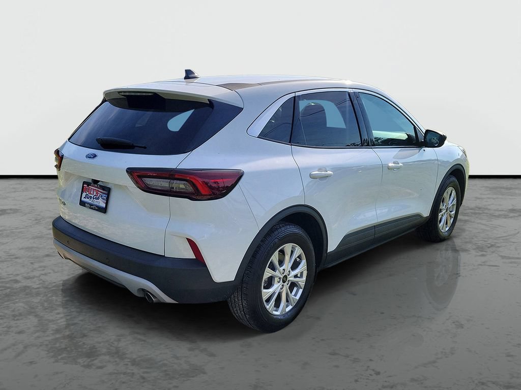 Used 2023 Ford Escape Active w/ Tech Pack #1 FWD image 2