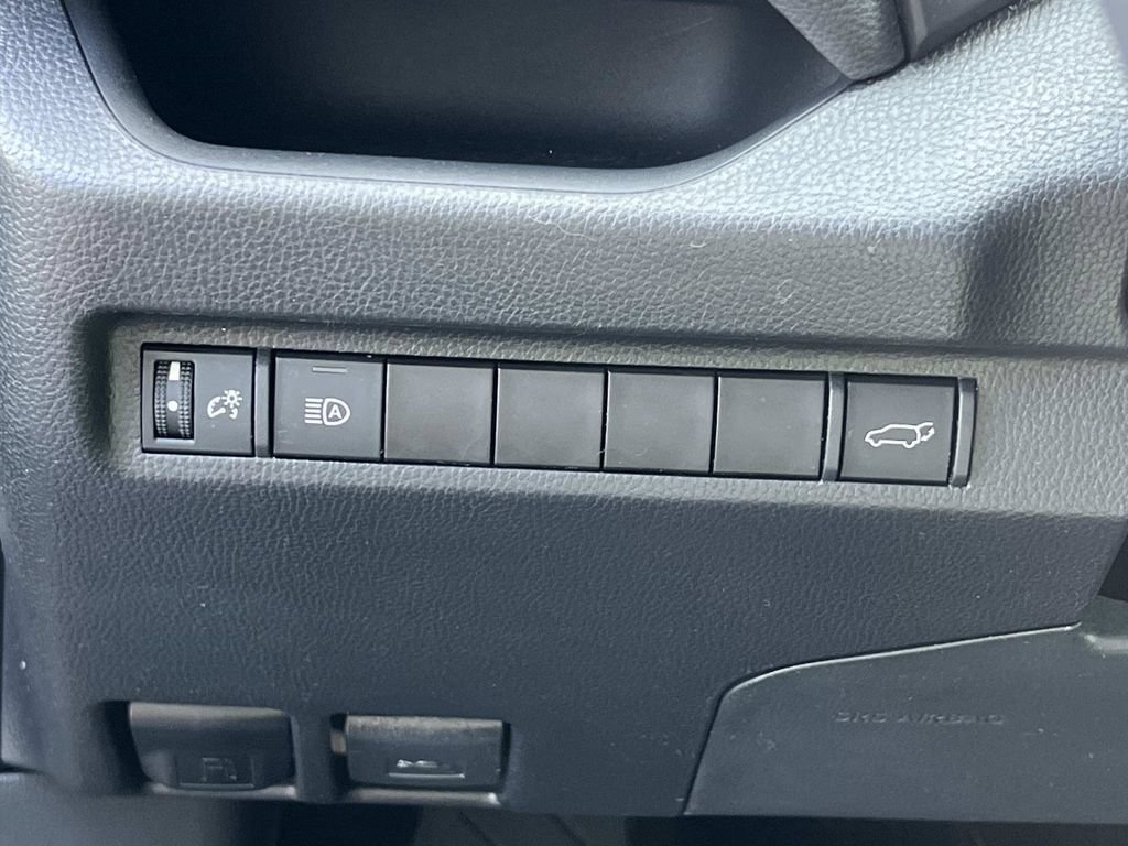 Used 2023 Toyota RAV4 XLE w/ Convenience Package FWD image 27