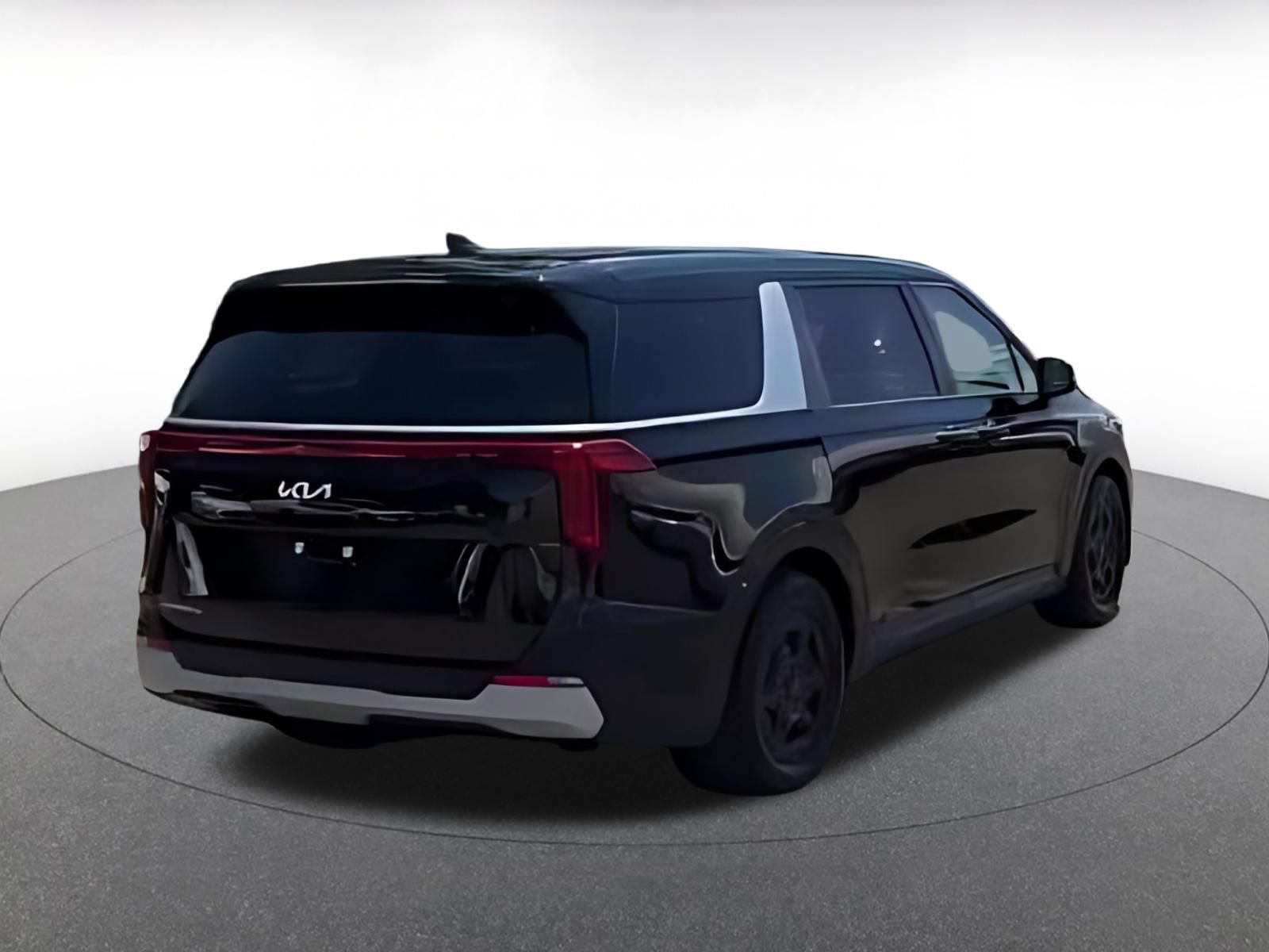 Used 2026 Kia Carnival FWD image 13