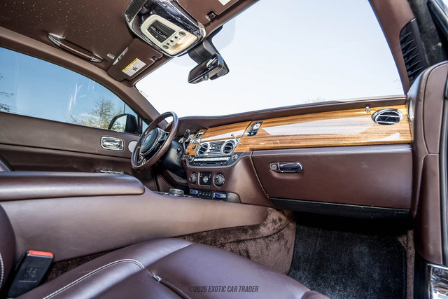 Used 2016 Rolls-Royce Wraith RWD image 56