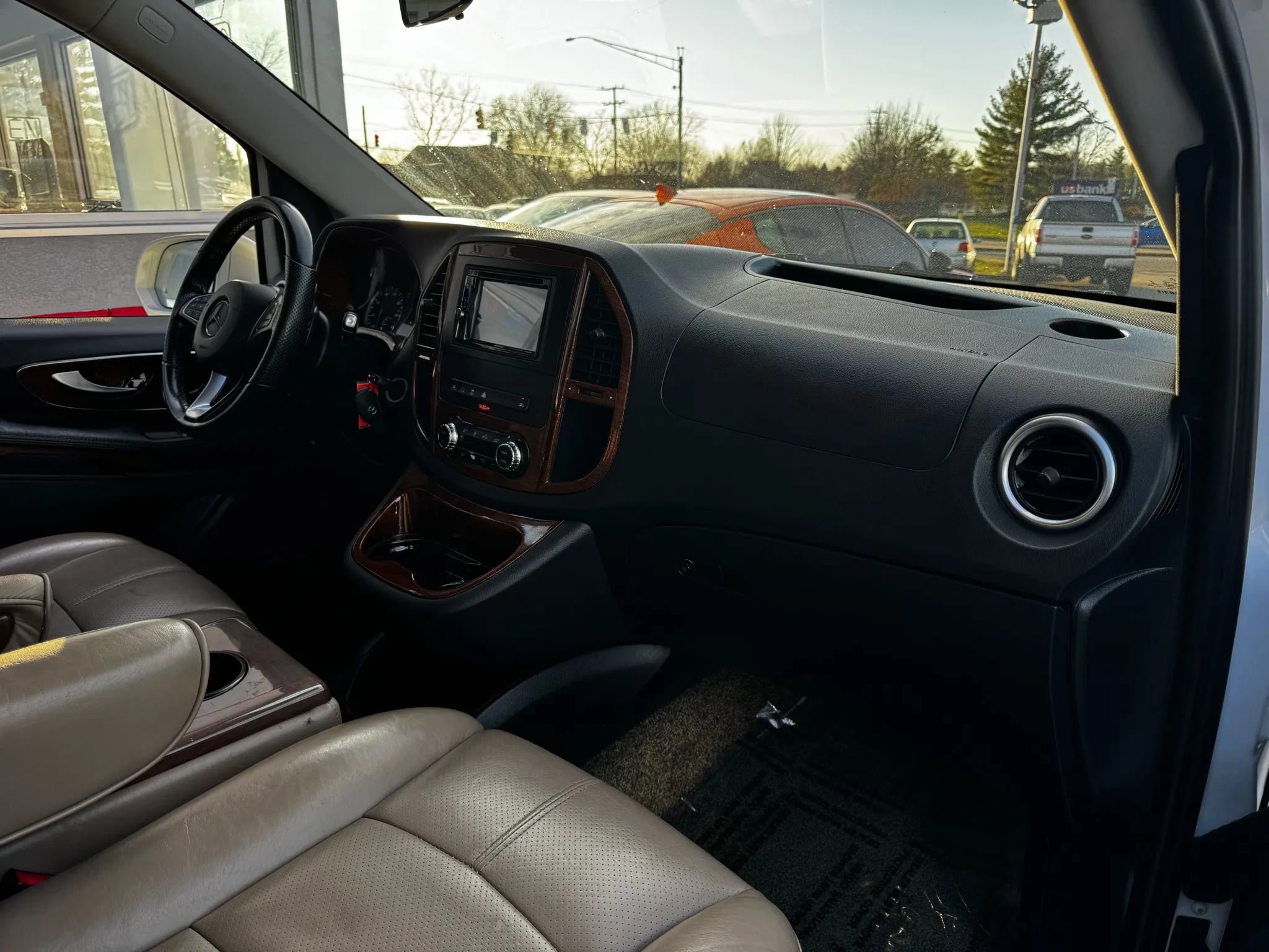 Used 2017 Mercedes-Benz Metris Passenger image 44