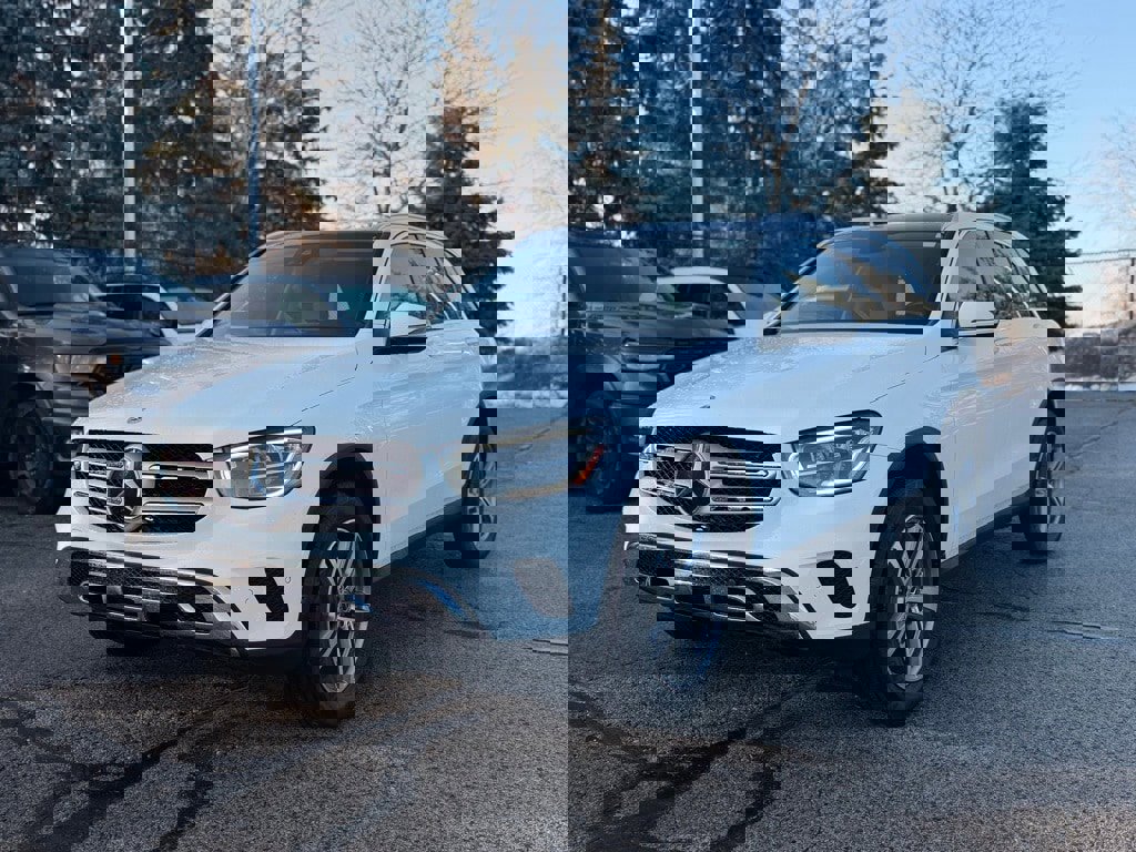 Used 2022 Mercedes-Benz GLC 300 4MATIC image 3