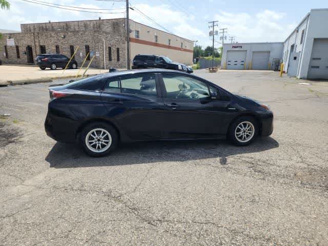 Used 2016 Toyota Prius Three FWD image 3