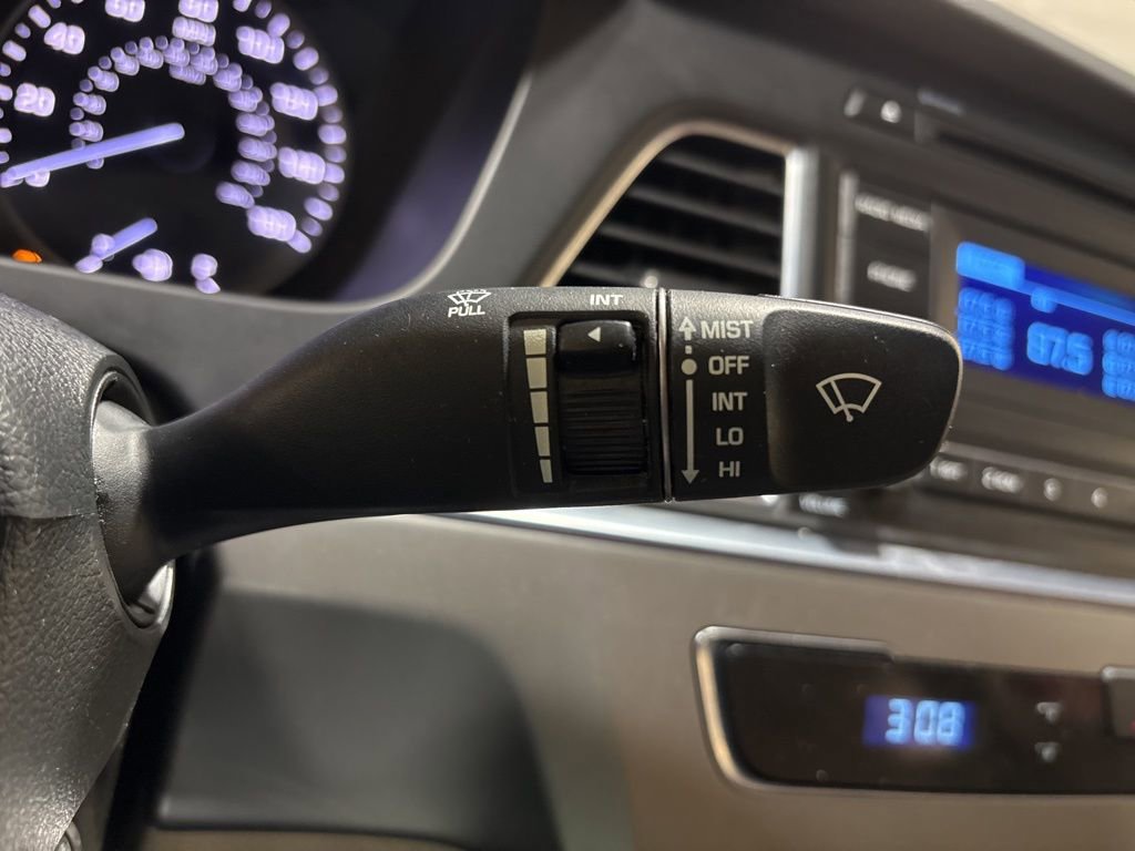 Used 2015 Hyundai Sonata SE image 18