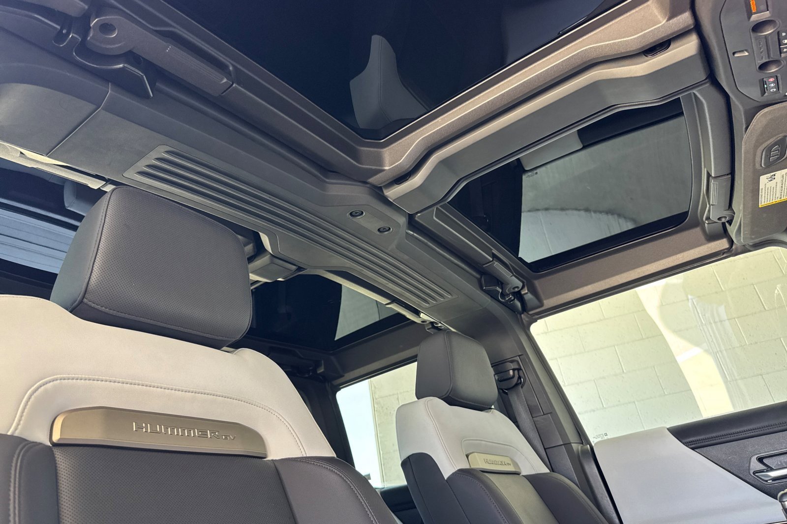 Used 2025 GMC Hummer EV 3X w/ LPO, Sport Package AWD/4WD image 15