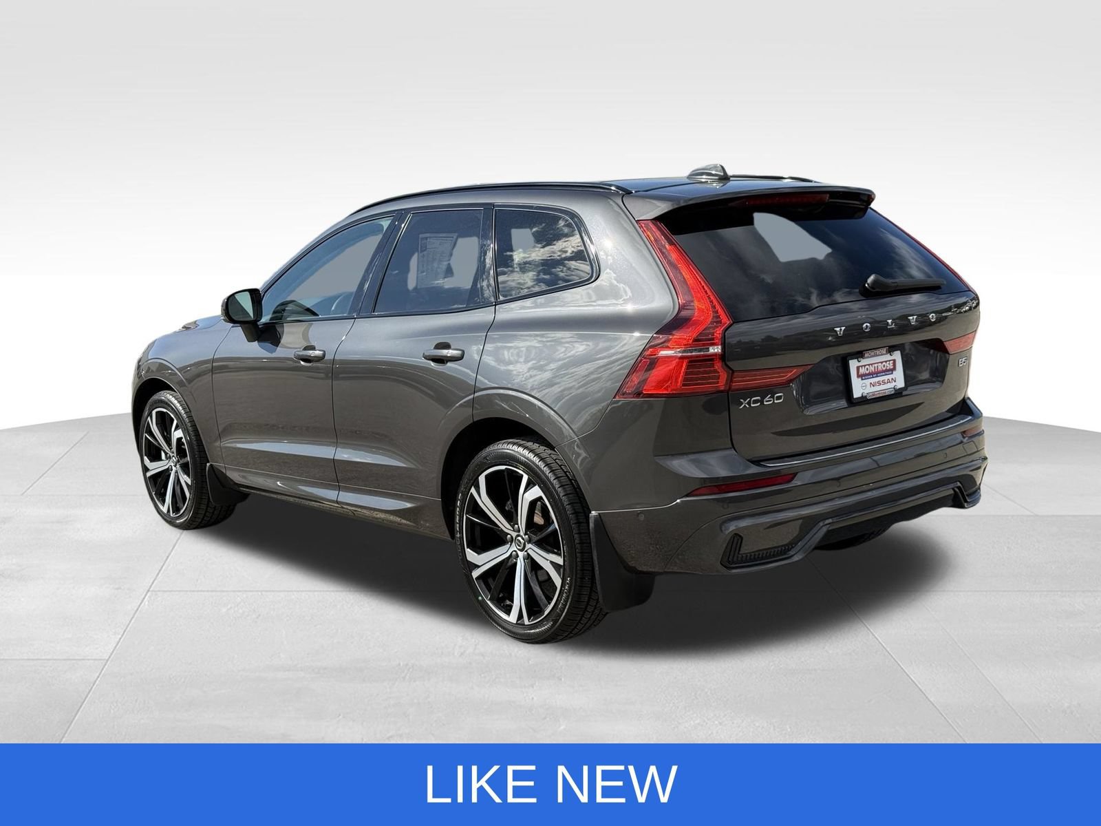 Used 2023 Volvo XC60 B5 Ultimate w/ Climate Package AWD/4WD image 10