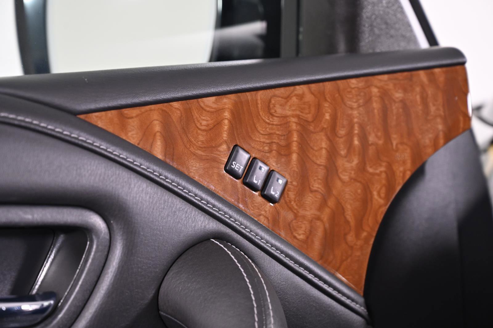 Used 2018 INFINITI QX80 4WD w/ Driver Assistance Package image 28